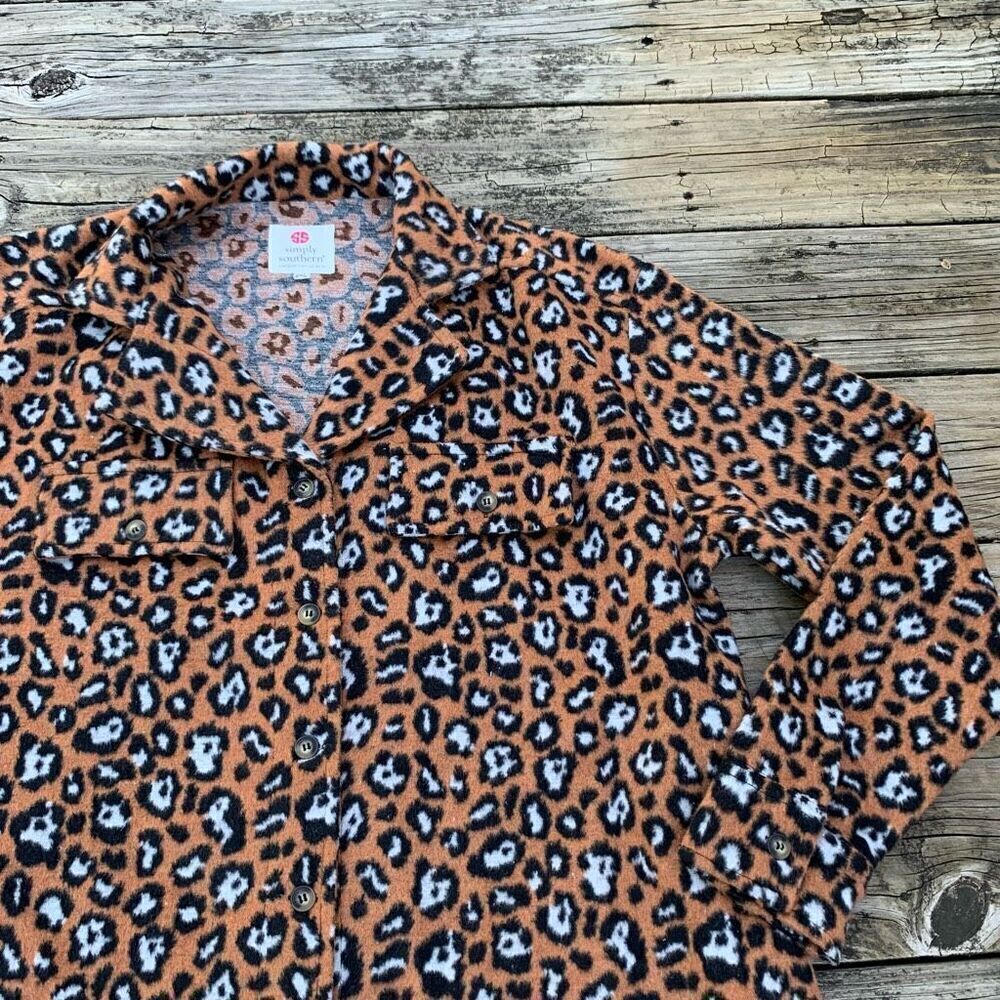 Simply Southern Leo Shacket Leopard Print, pockets, button up, 2XL - Picture 2 of 7